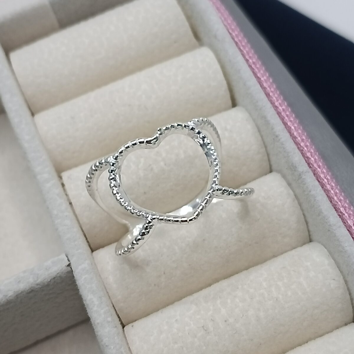 Anel prata 925 com formato de coração brilhantes (Tamanho 19)